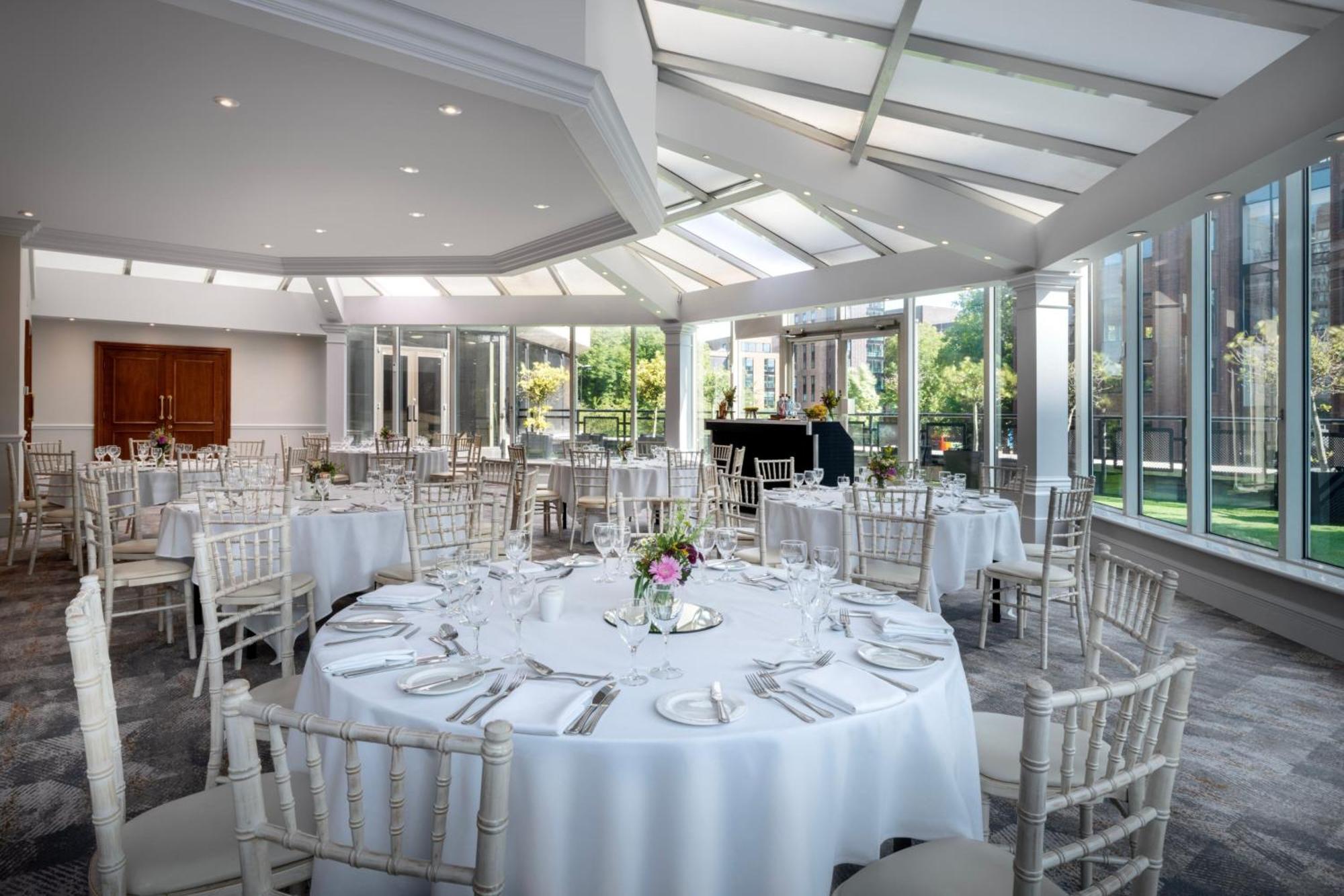 Delta Hotels By Marriott Bristol City Centre Экстерьер фото