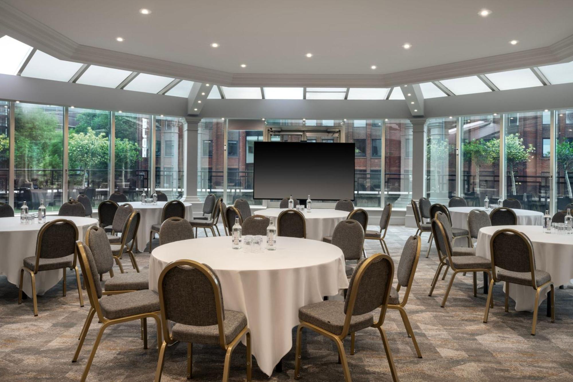 Delta Hotels By Marriott Bristol City Centre Экстерьер фото