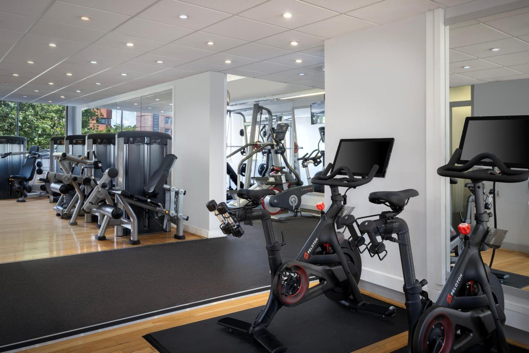 Delta Hotels By Marriott Bristol City Centre Экстерьер фото