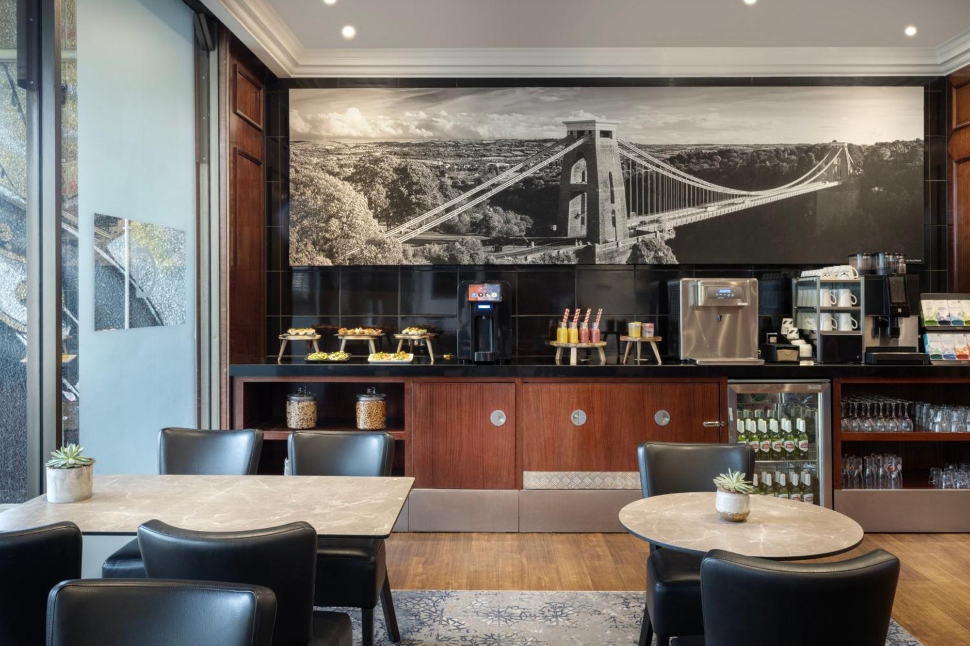 Delta Hotels By Marriott Bristol City Centre Экстерьер фото